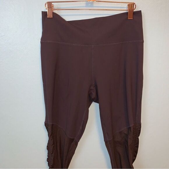 Fabletics Leggings Size medium - Picture 2 of 6